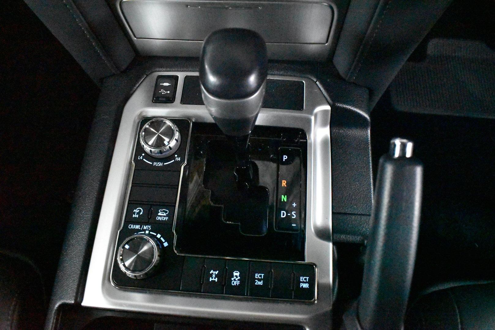 2020 Toyota Landcruiser VX — photo 20