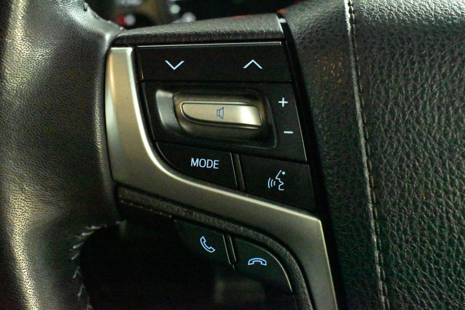 2020 Toyota Landcruiser VX — photo 21