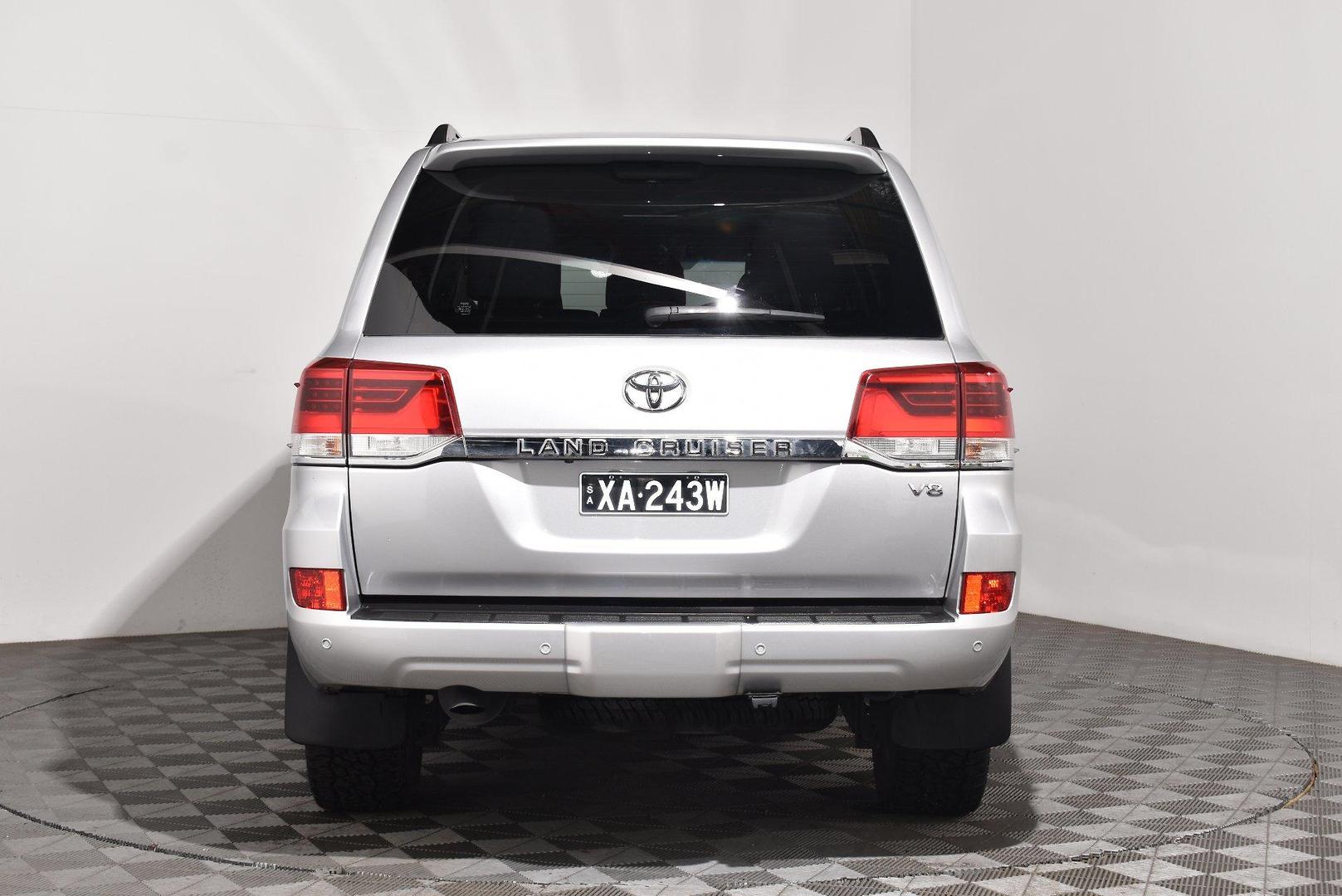 2020 Toyota Landcruiser VX — photo 4