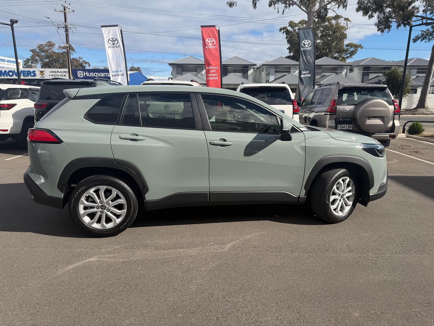 2023 Toyota Corolla Cross GX — photo 7