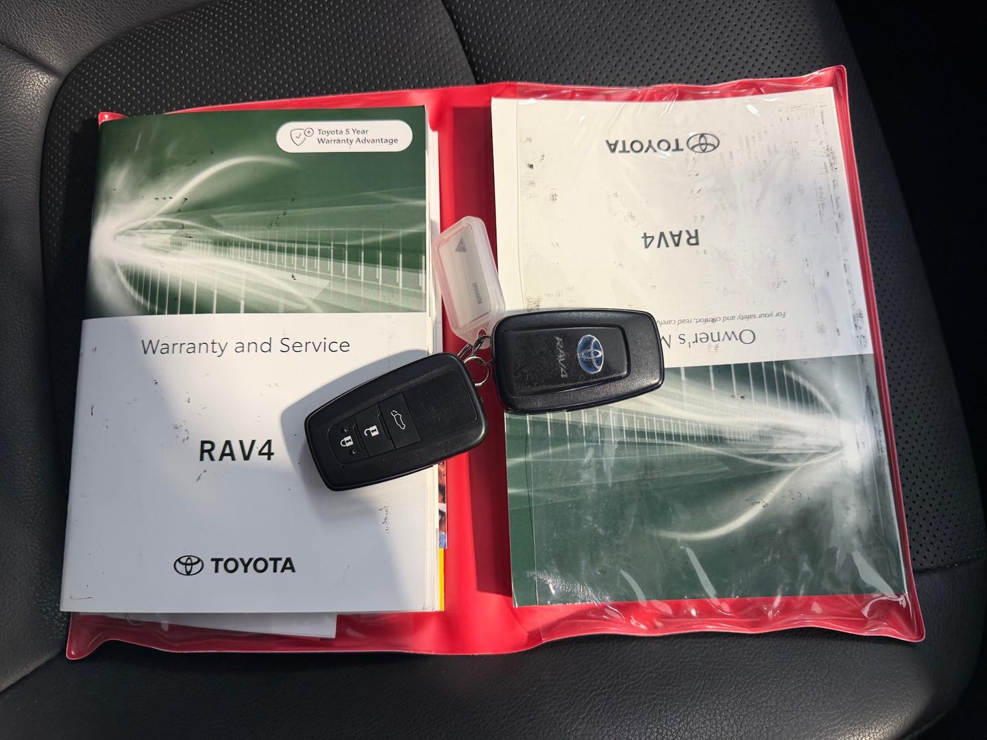 2022 Toyota RAV4 Cruiser — photo 13