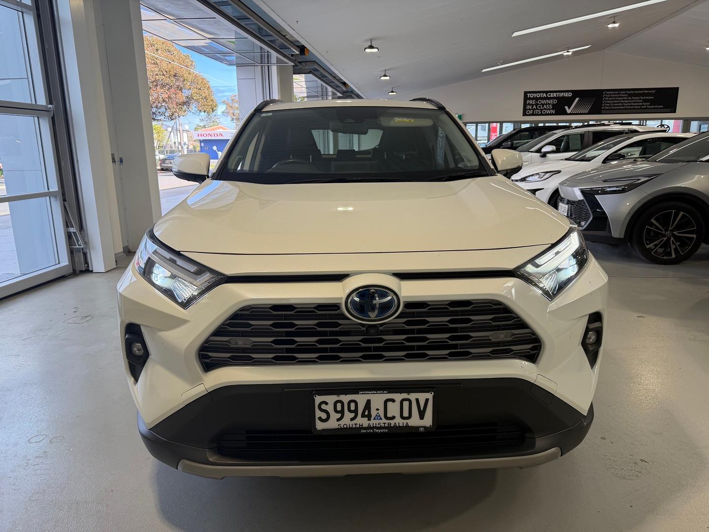 2022 Toyota RAV4 Cruiser — photo 2