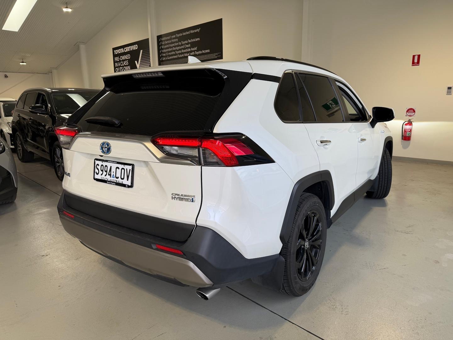 2022 Toyota RAV4 Cruiser — photo 6