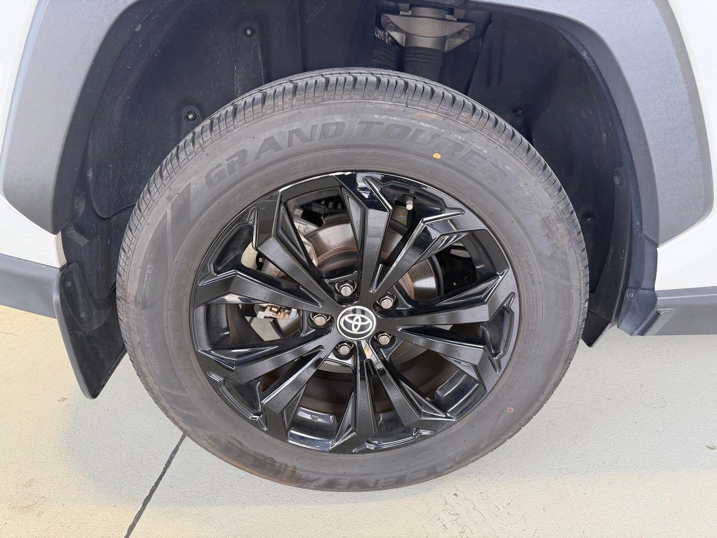 2022 Toyota RAV4 Cruiser — photo 8