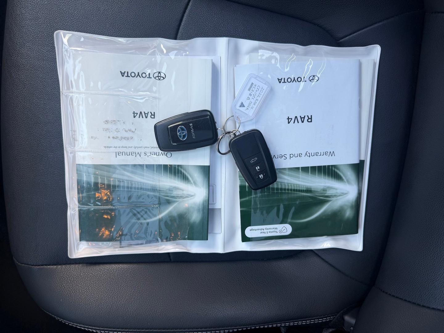 2021 Toyota RAV4 Cruiser — photo 13