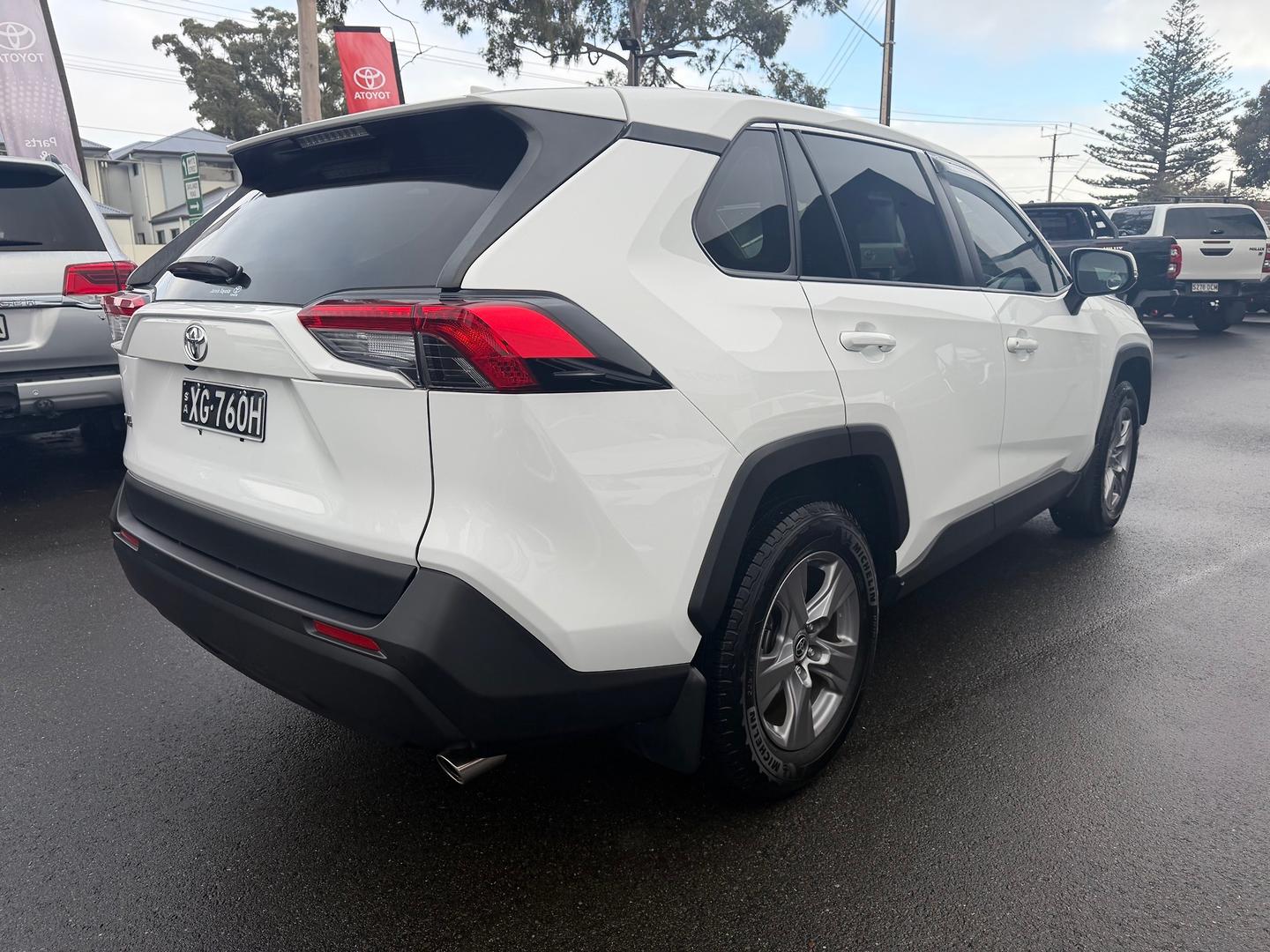 2022 Toyota RAV4 GX — photo 6