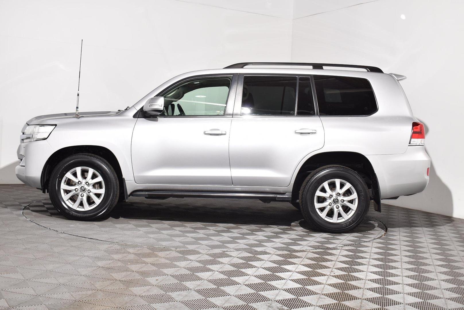 2018 Toyota Landcruiser VX — photo 11