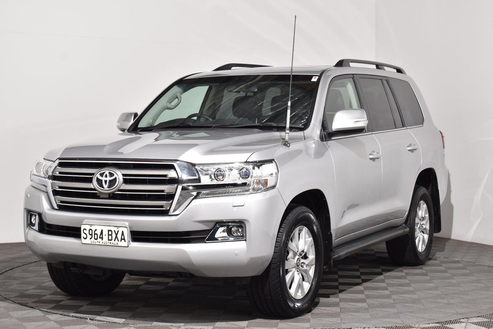 2018 Toyota Landcruiser VX — photo 13