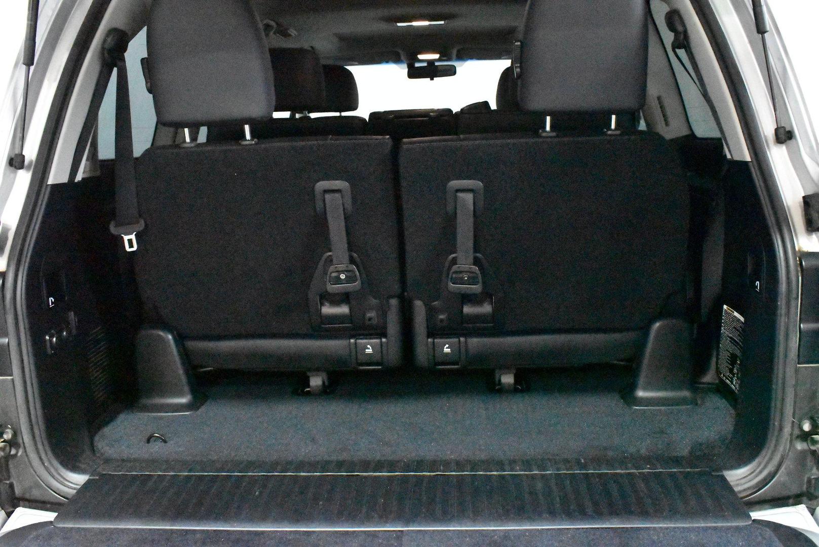 2018 Toyota Landcruiser VX — photo 16
