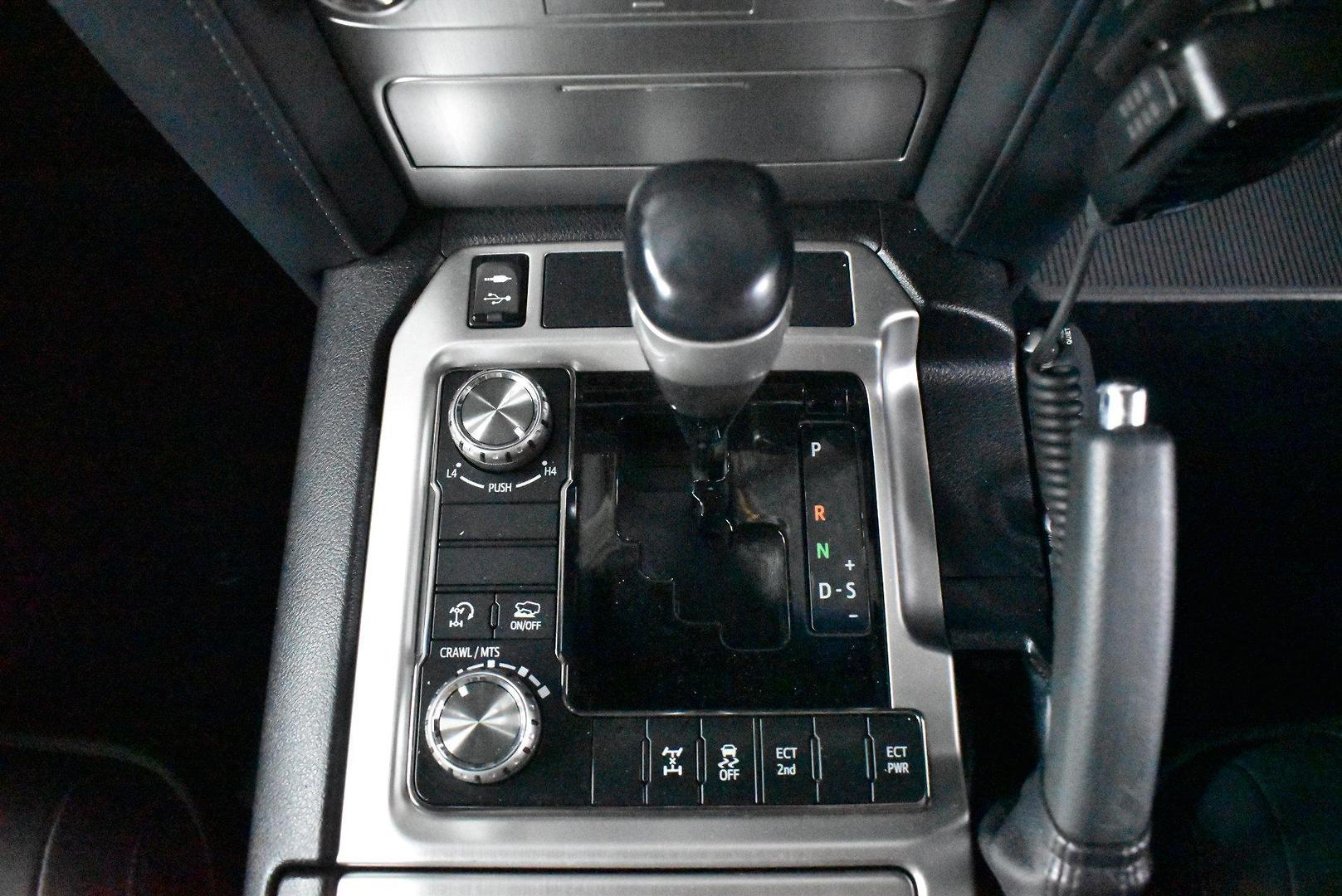 2018 Toyota Landcruiser VX — photo 20