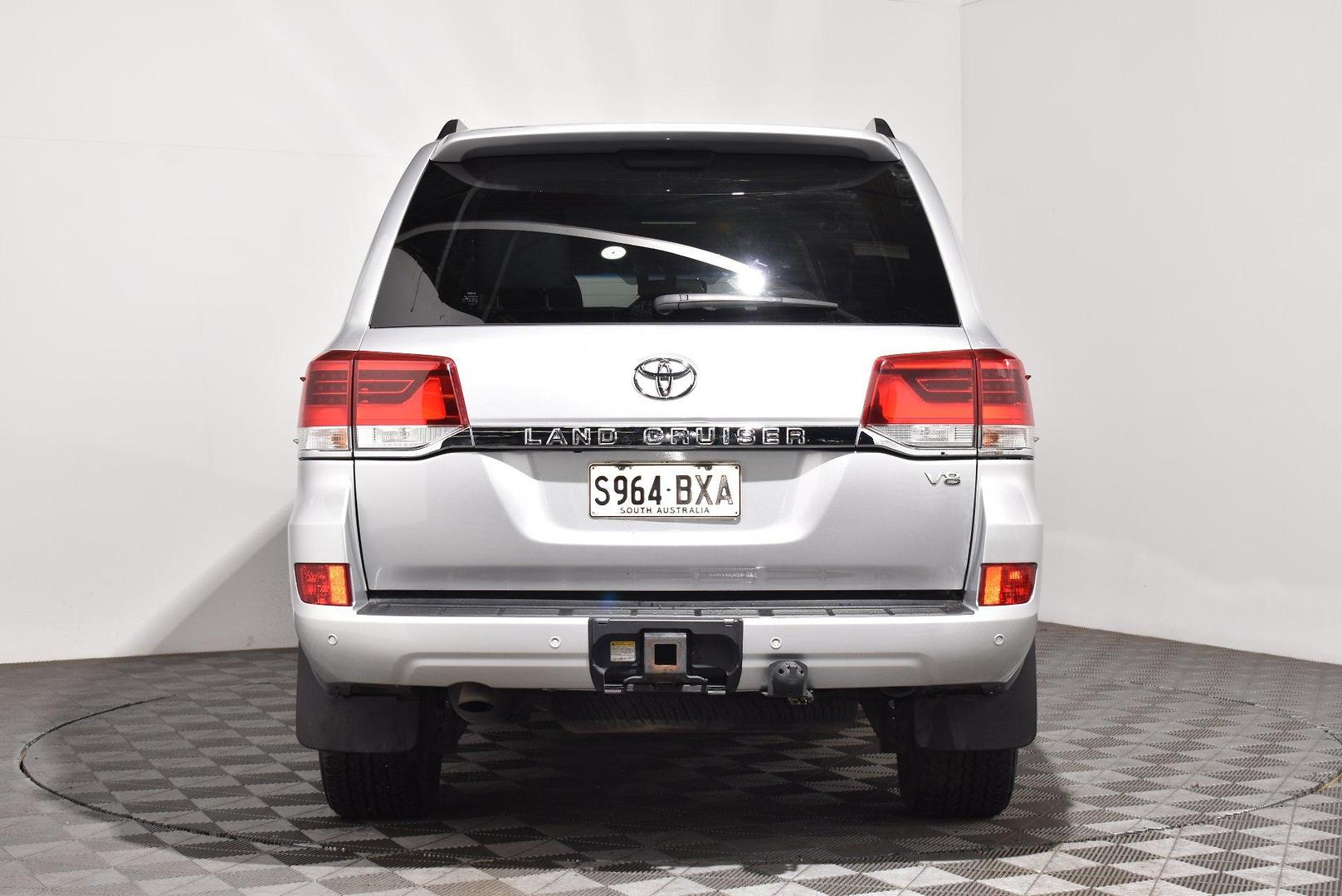 2018 Toyota Landcruiser VX — photo 4