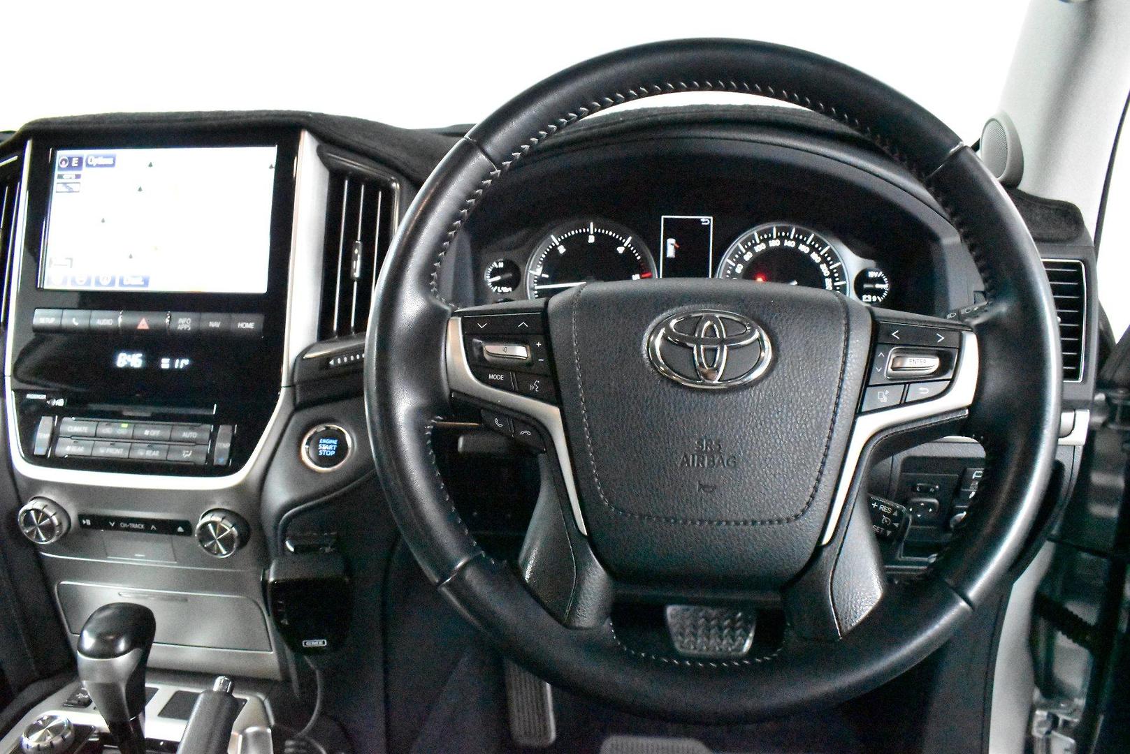 2018 Toyota Landcruiser VX — photo 5