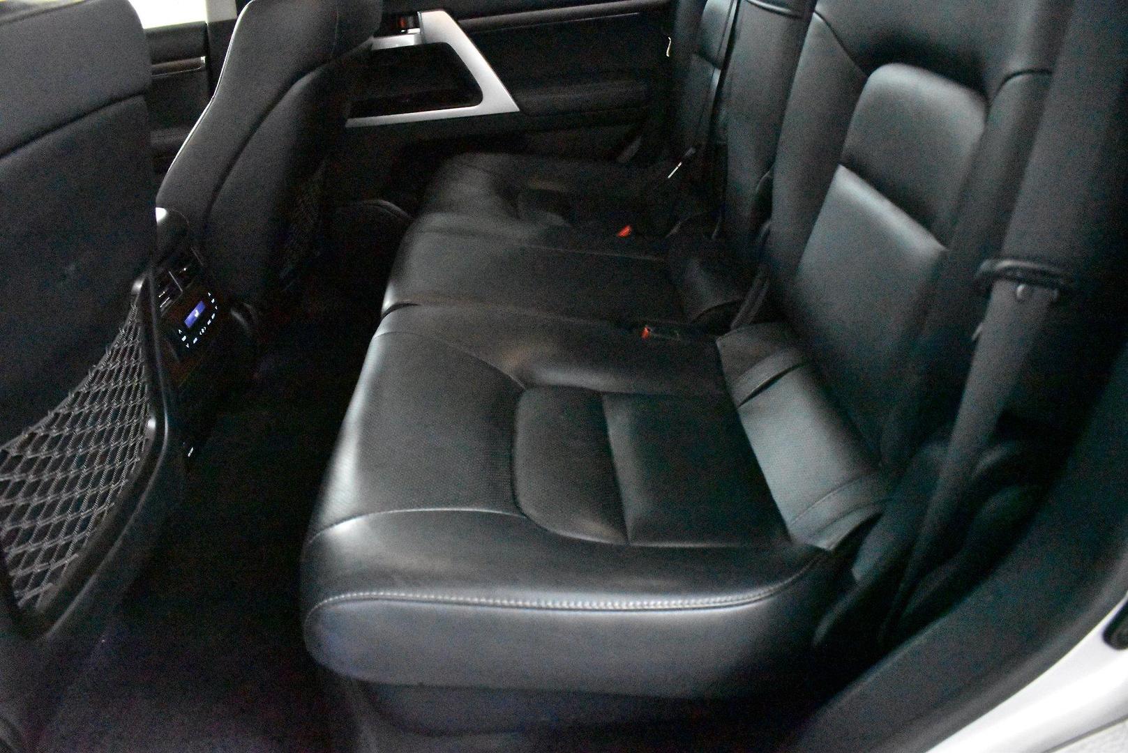 2018 Toyota Landcruiser VX — photo 8