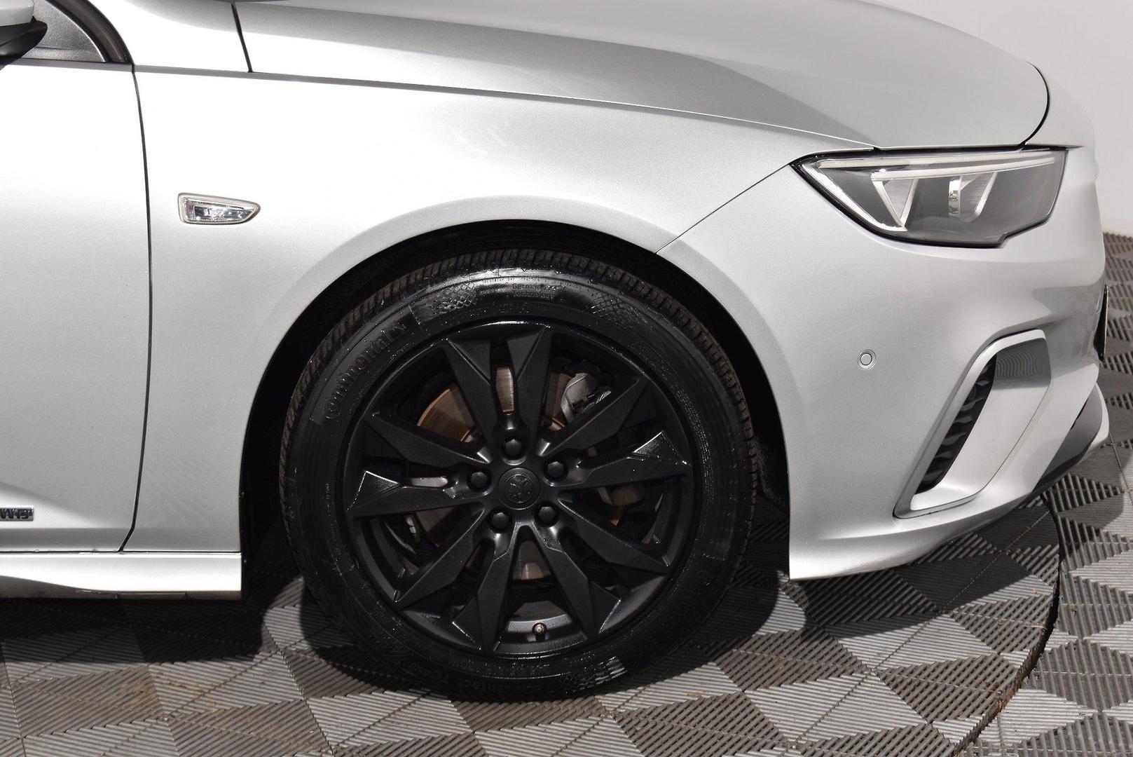 2018 Holden Commodore RS — photo 18