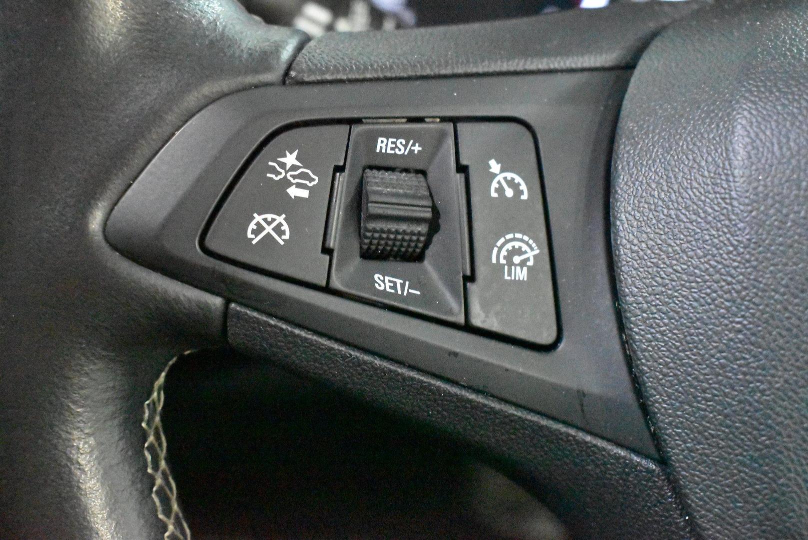 2018 Holden Commodore RS — photo 21