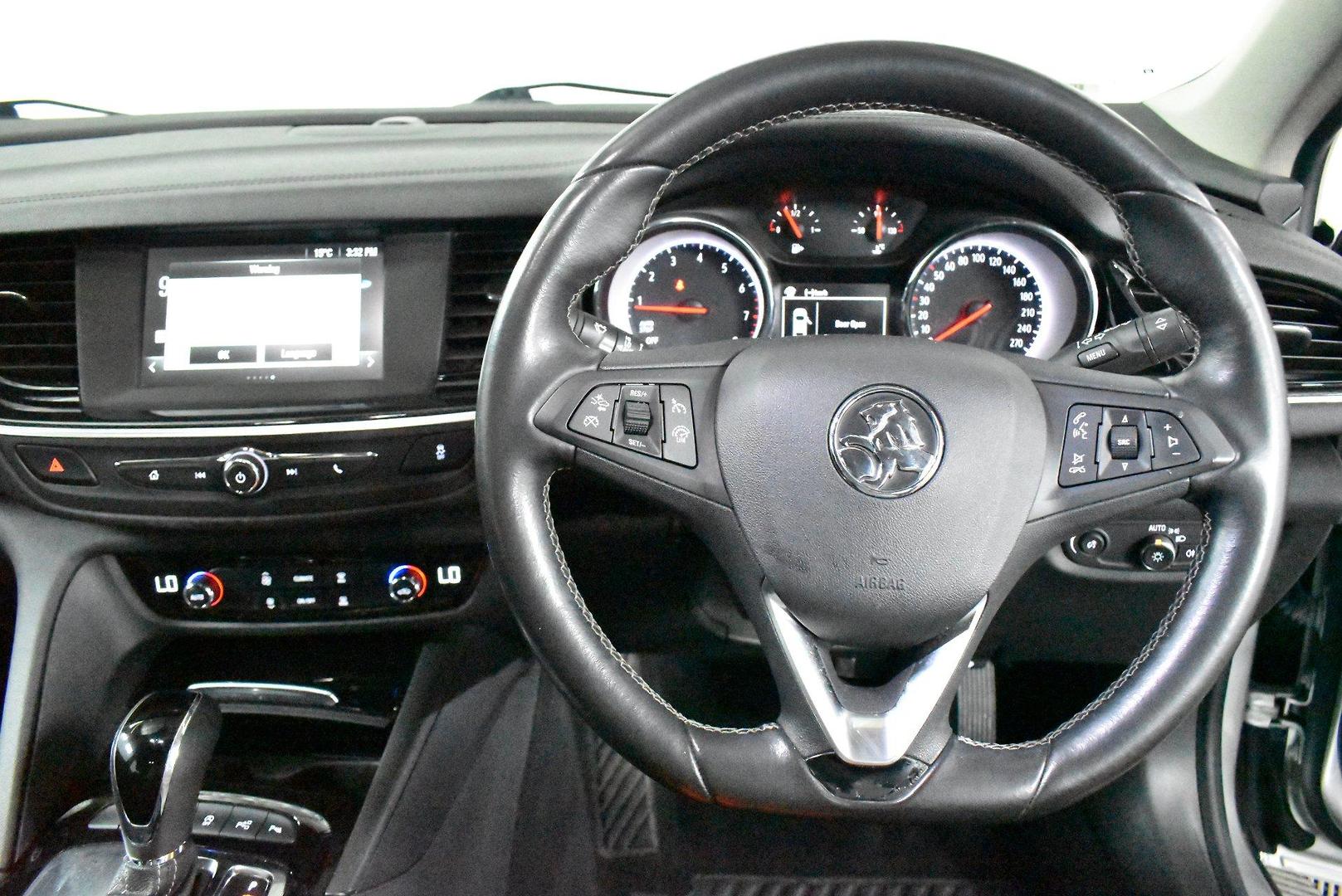 2018 Holden Commodore RS — photo 5