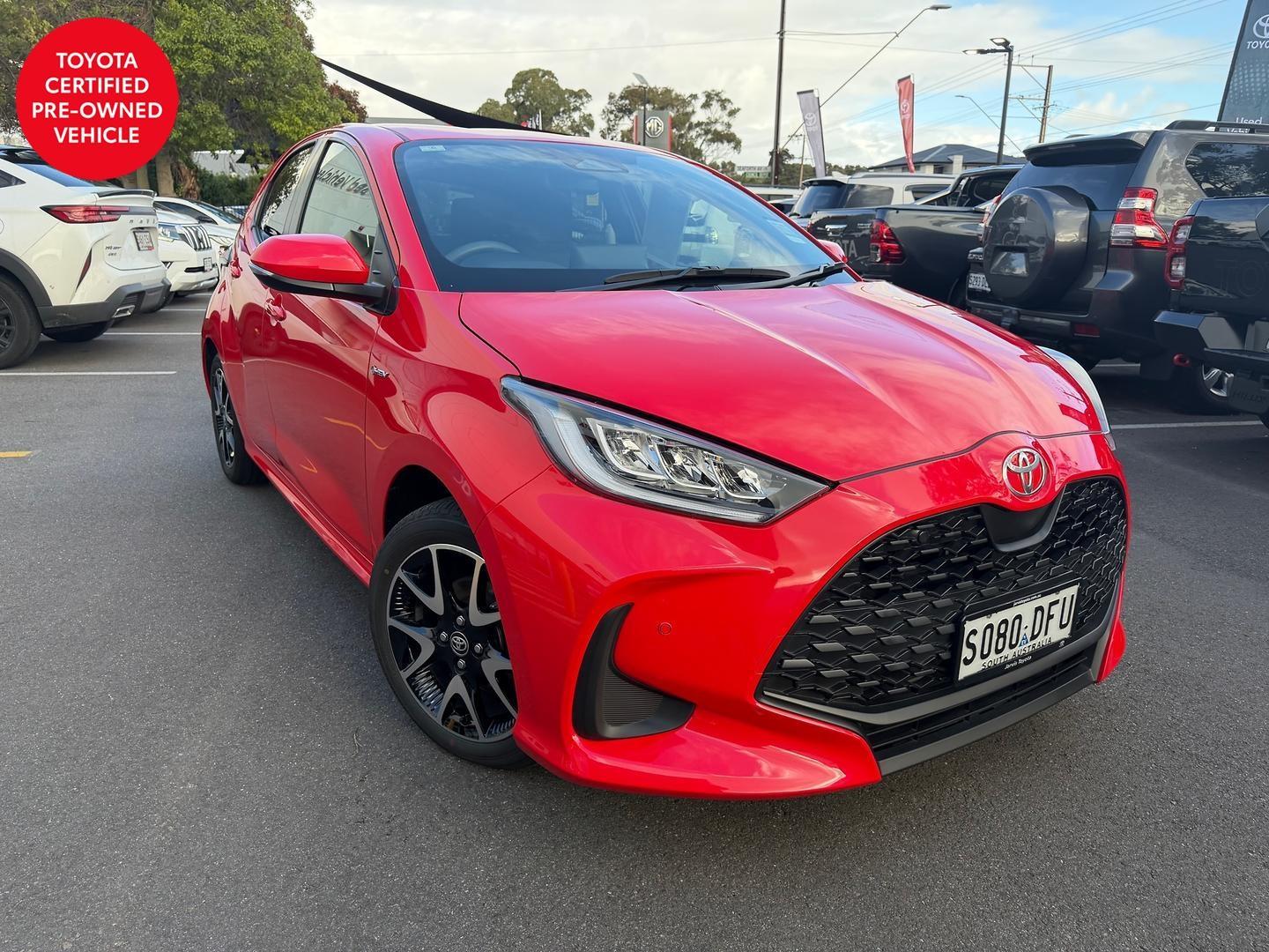 2025 Toyota Yaris SX Hybrid — photo 1