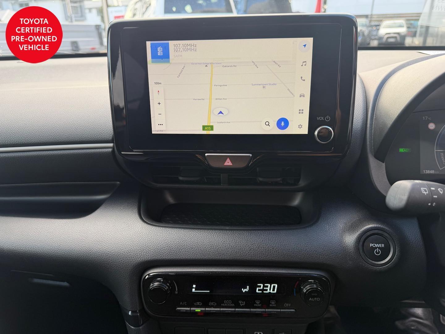 2025 Toyota Yaris SX Hybrid — photo 11