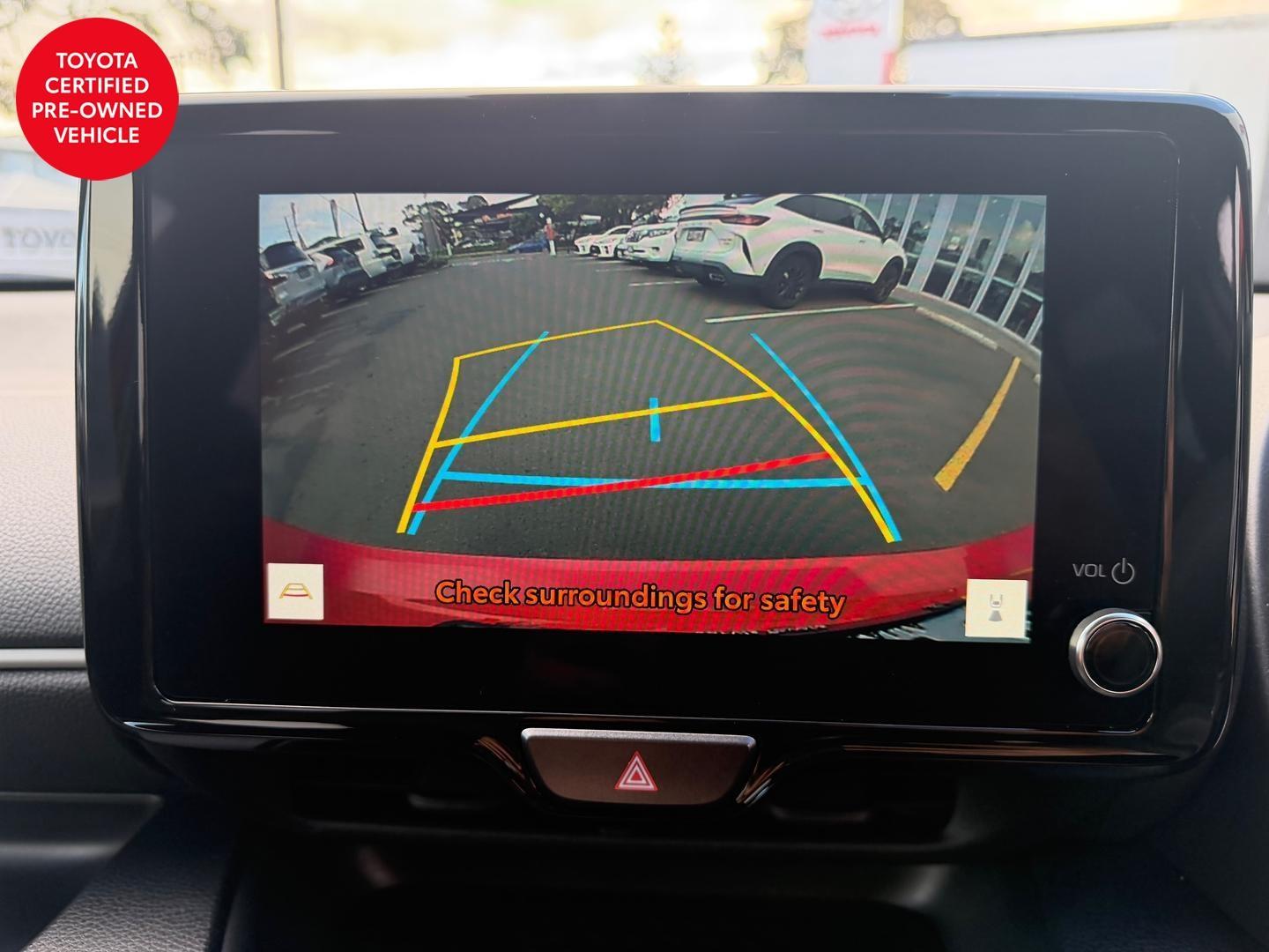 2025 Toyota Yaris SX Hybrid — photo 12