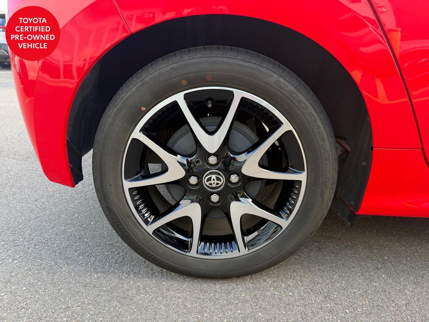 2025 Toyota Yaris SX Hybrid — photo 8