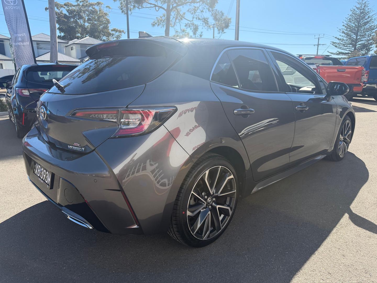 2021 Toyota Corolla ZR Hybrid — photo 11