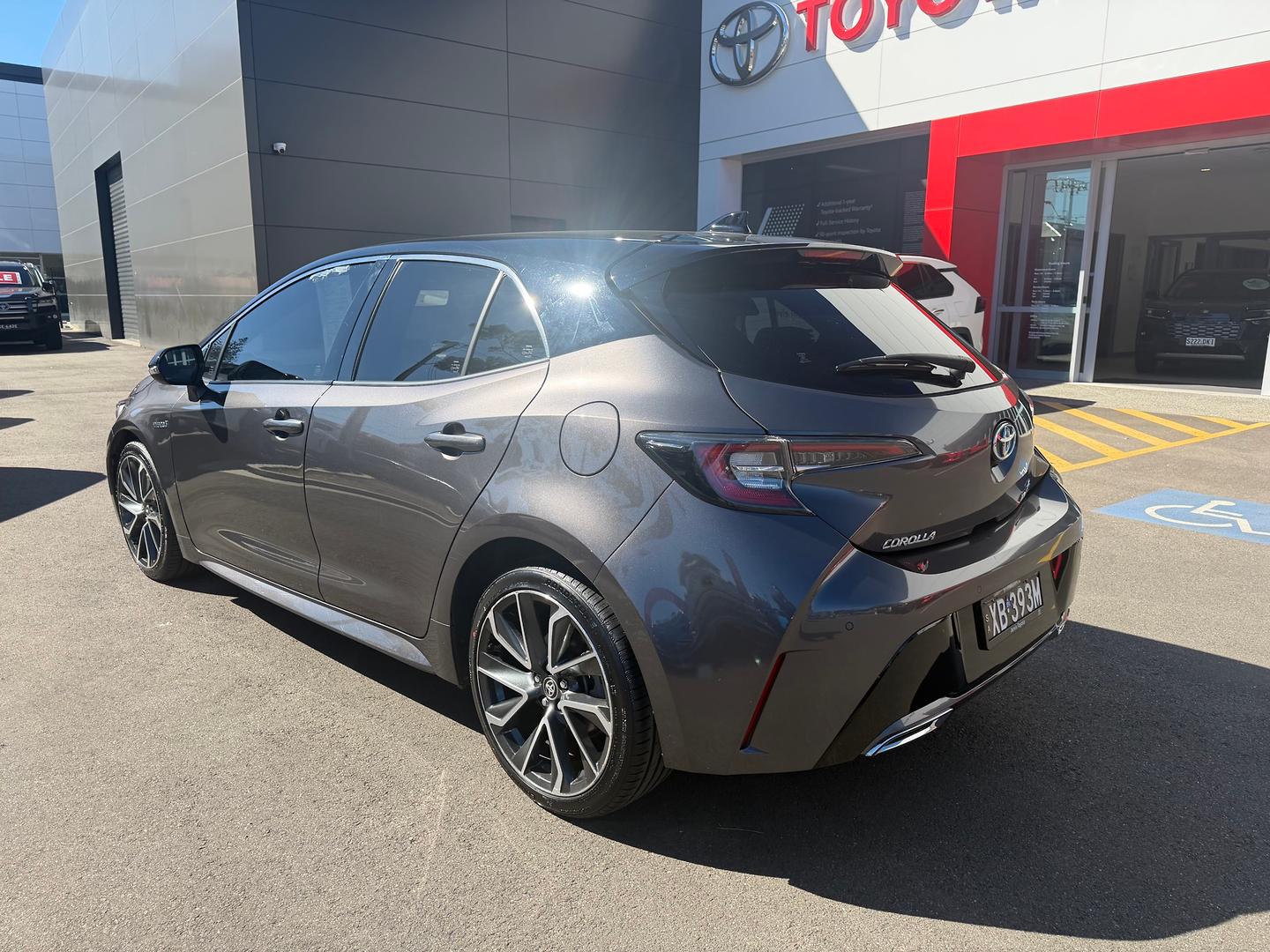 2021 Toyota Corolla ZR Hybrid — photo 13
