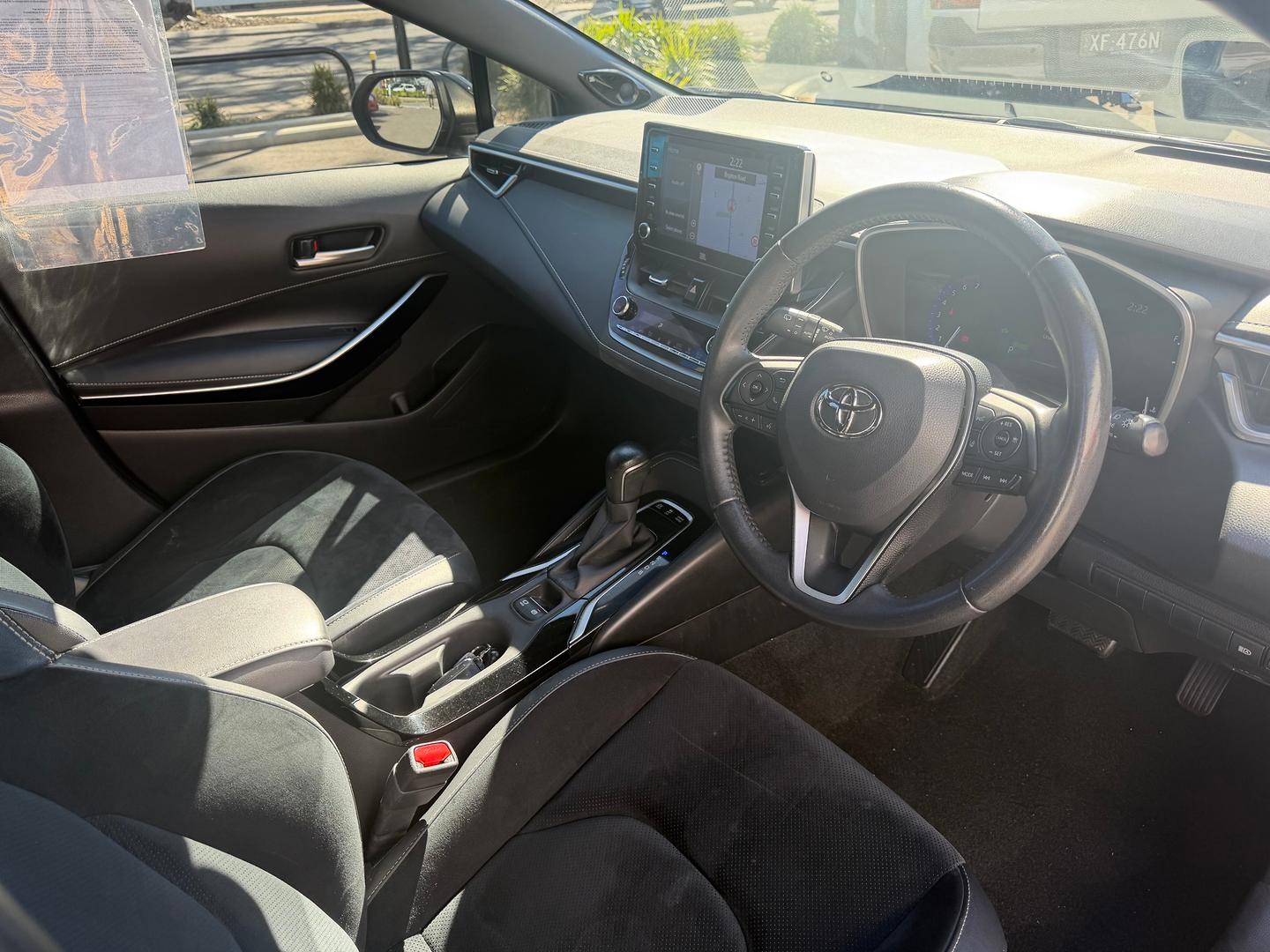 2021 Toyota Corolla ZR Hybrid — photo 8