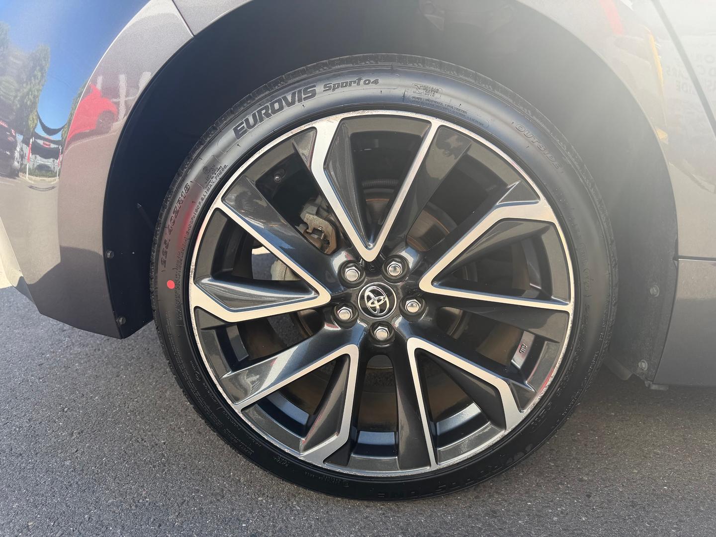 2021 Toyota Corolla ZR Hybrid — photo 9