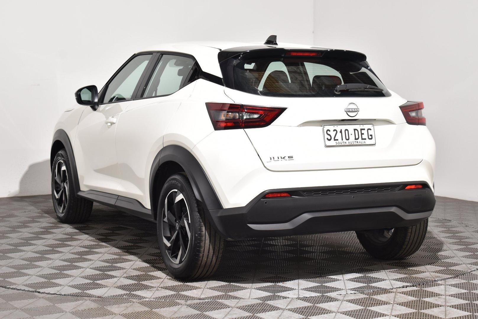2023 Nissan JUKE ST — photo 2