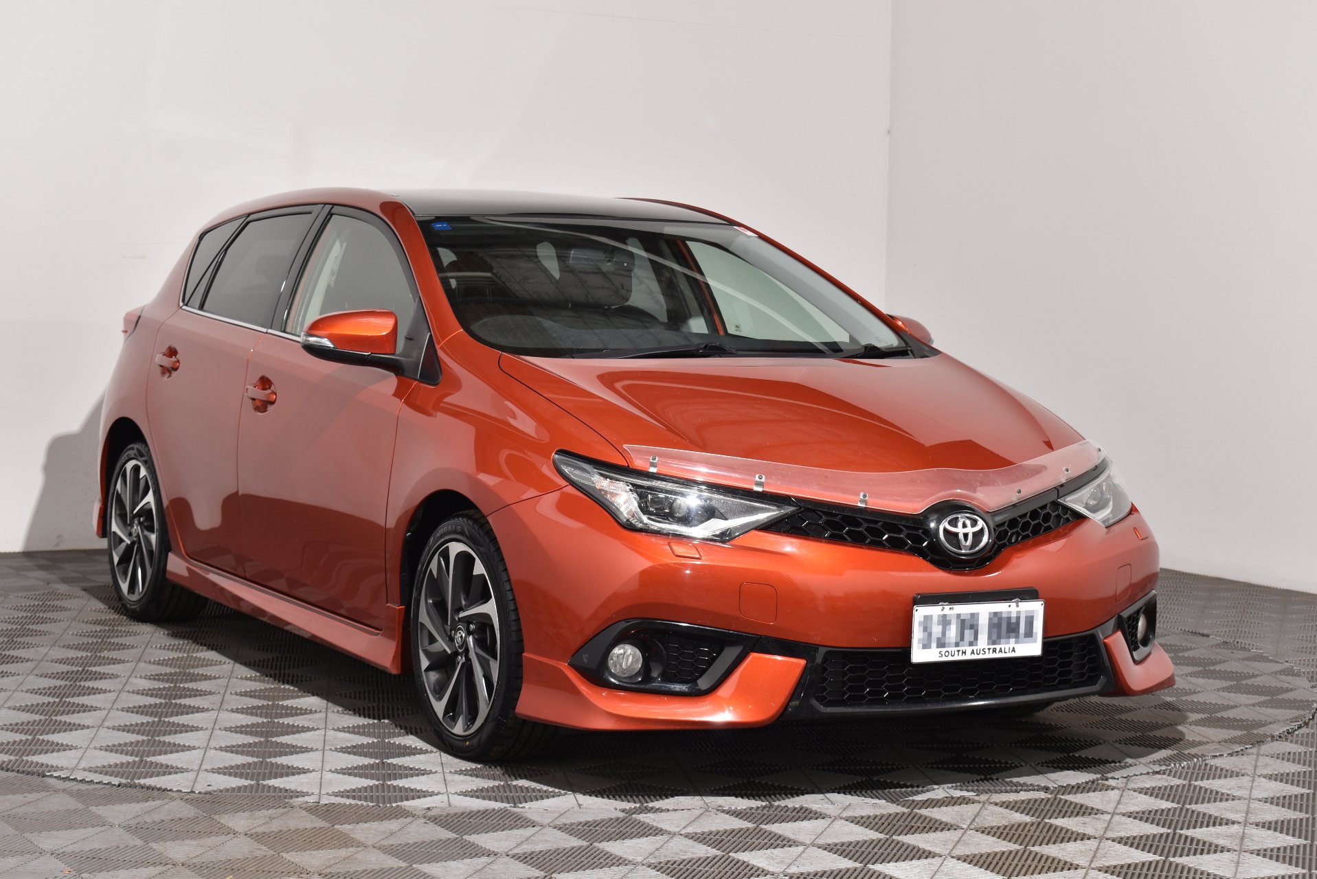 2015 Toyota Corolla ZR — photo 1
