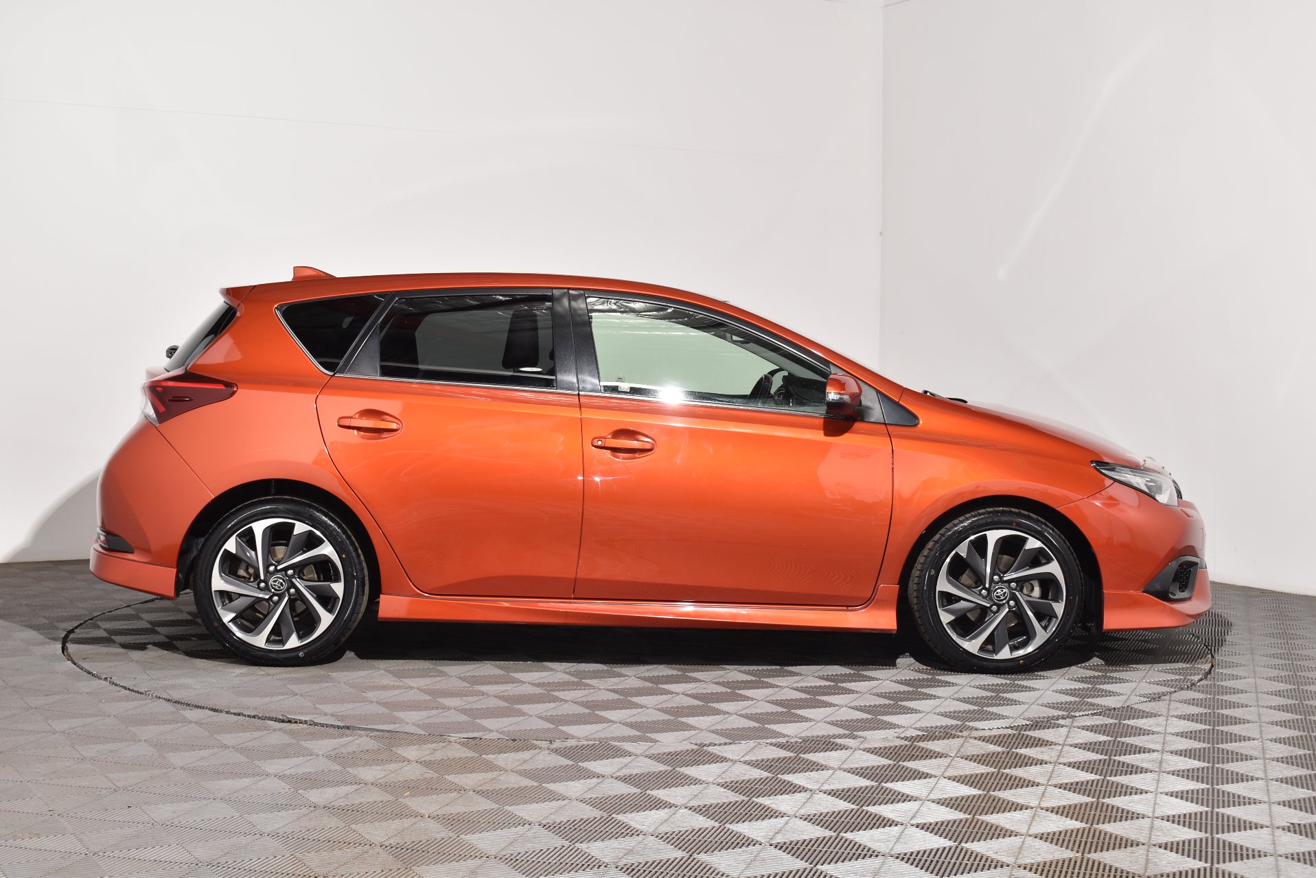 2015 Toyota Corolla ZR — photo 10