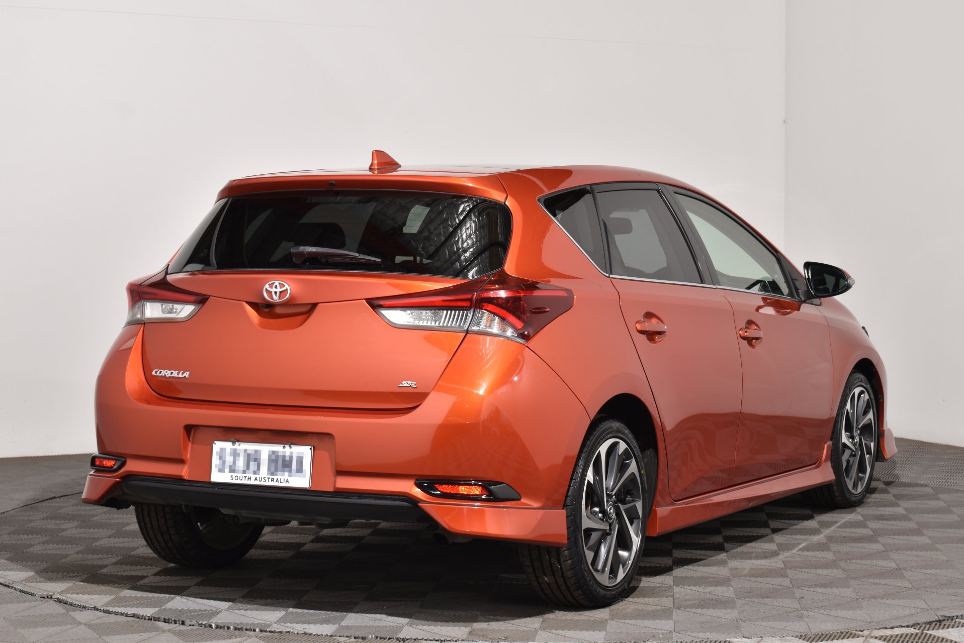 2015 Toyota Corolla ZR — photo 14