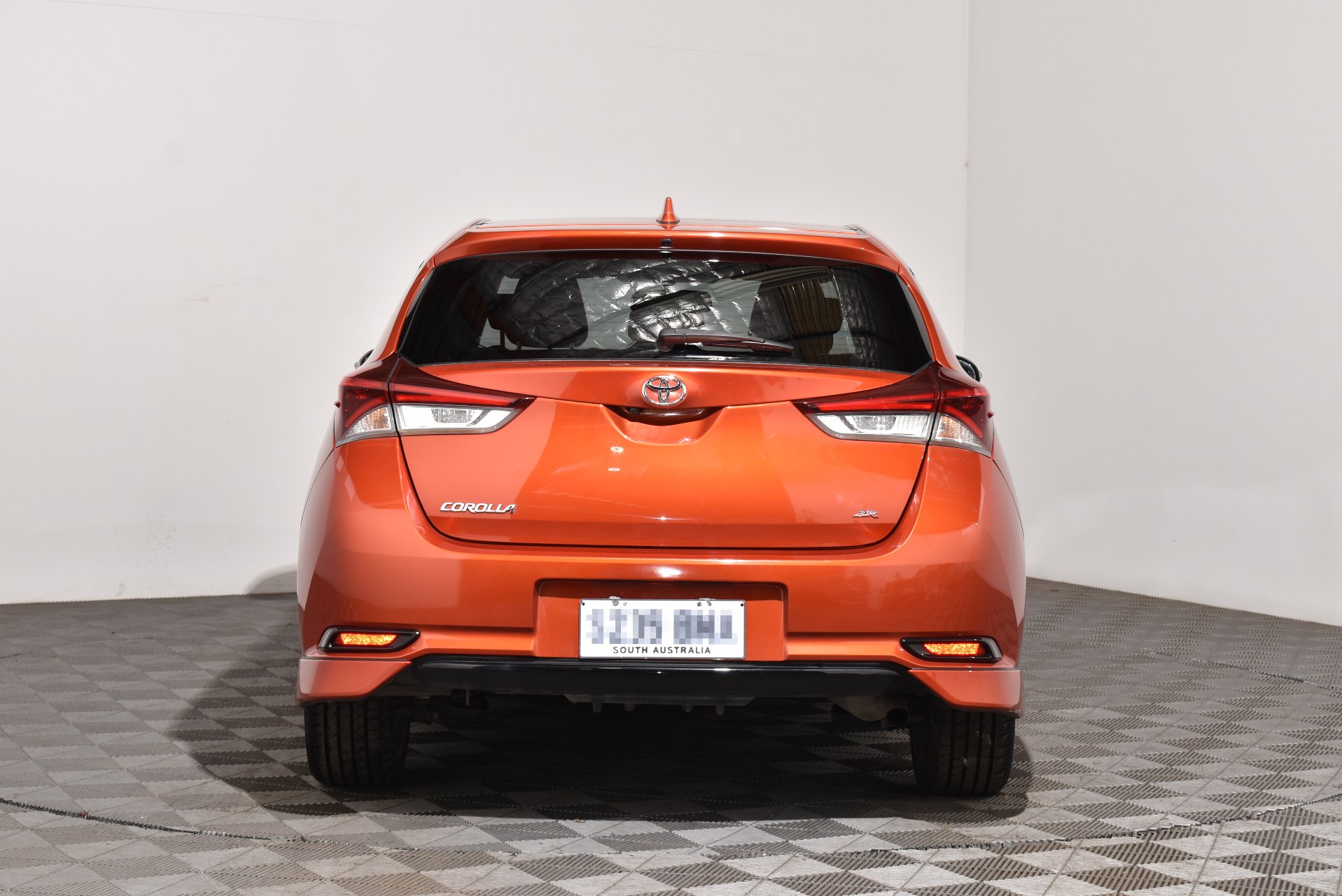 2015 Toyota Corolla ZR — photo 4