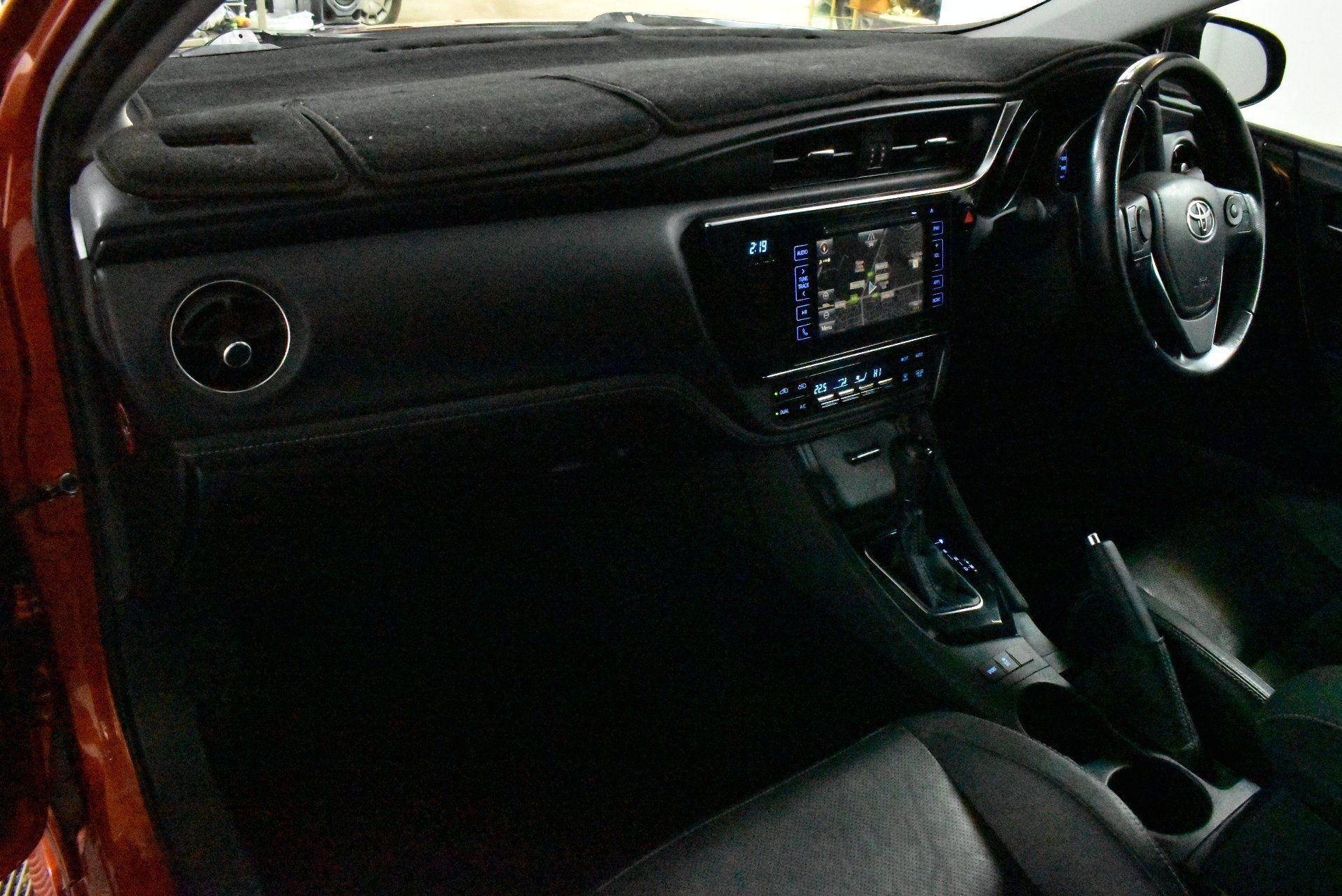 2015 Toyota Corolla ZR — photo 6