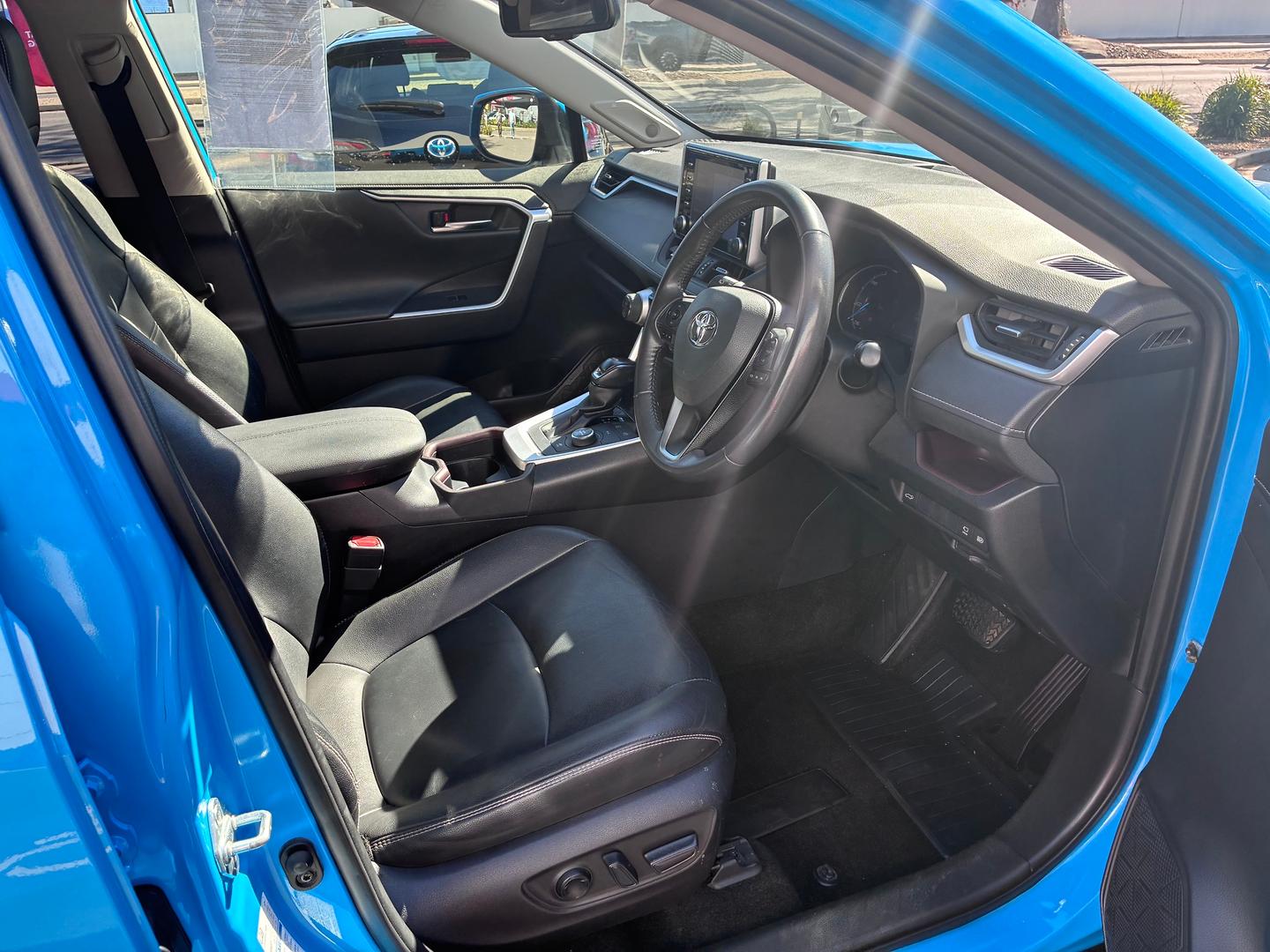 2021 Toyota RAV4 Cruiser — photo 12