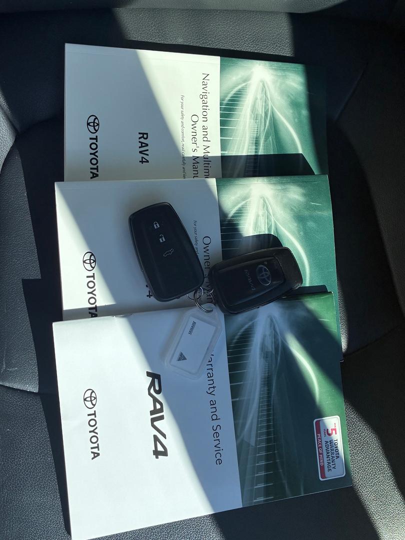 2021 Toyota RAV4 Cruiser — photo 8