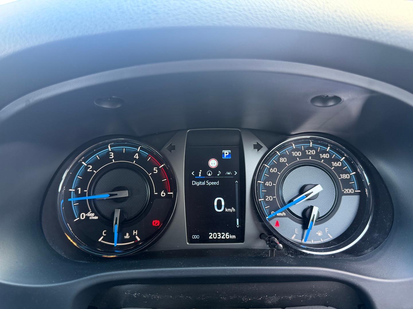 2025 Toyota Hilux Rogue 48V — photo 10