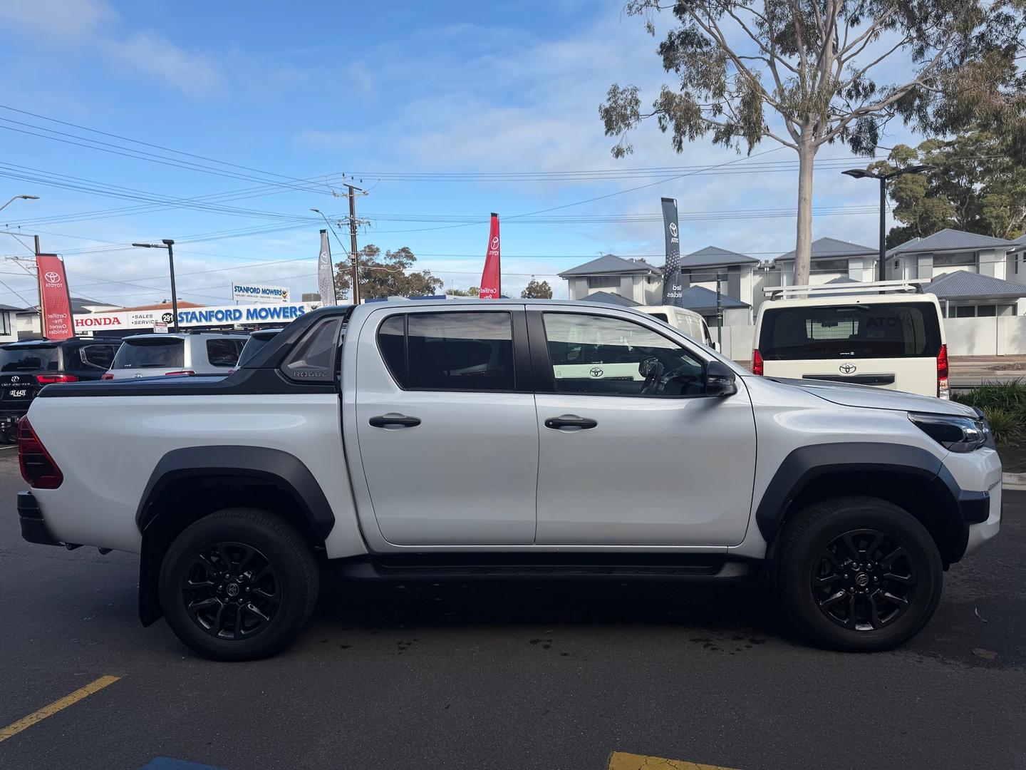2025 Toyota Hilux Rogue 48V — photo 6