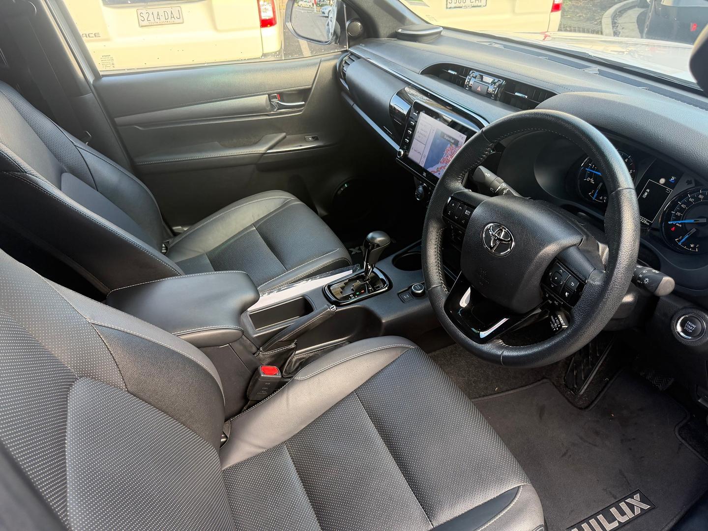 2025 Toyota Hilux Rogue 48V — photo 9