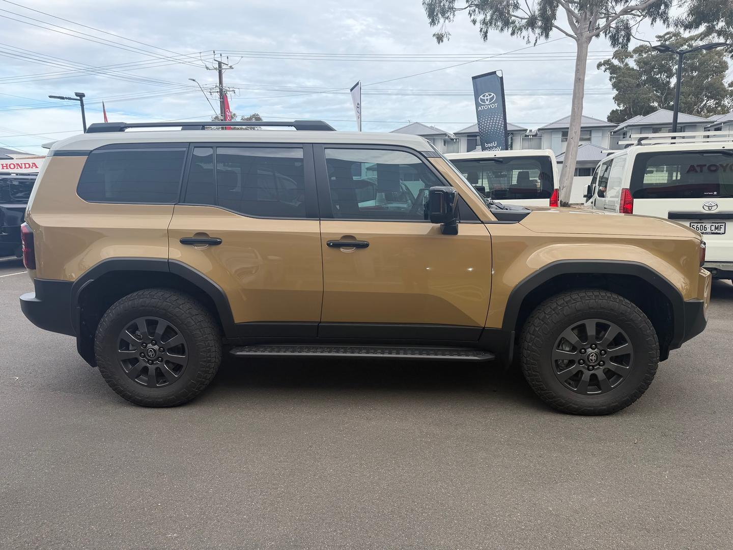 2025 Toyota Landcruiser Prado Altitude — photo 6