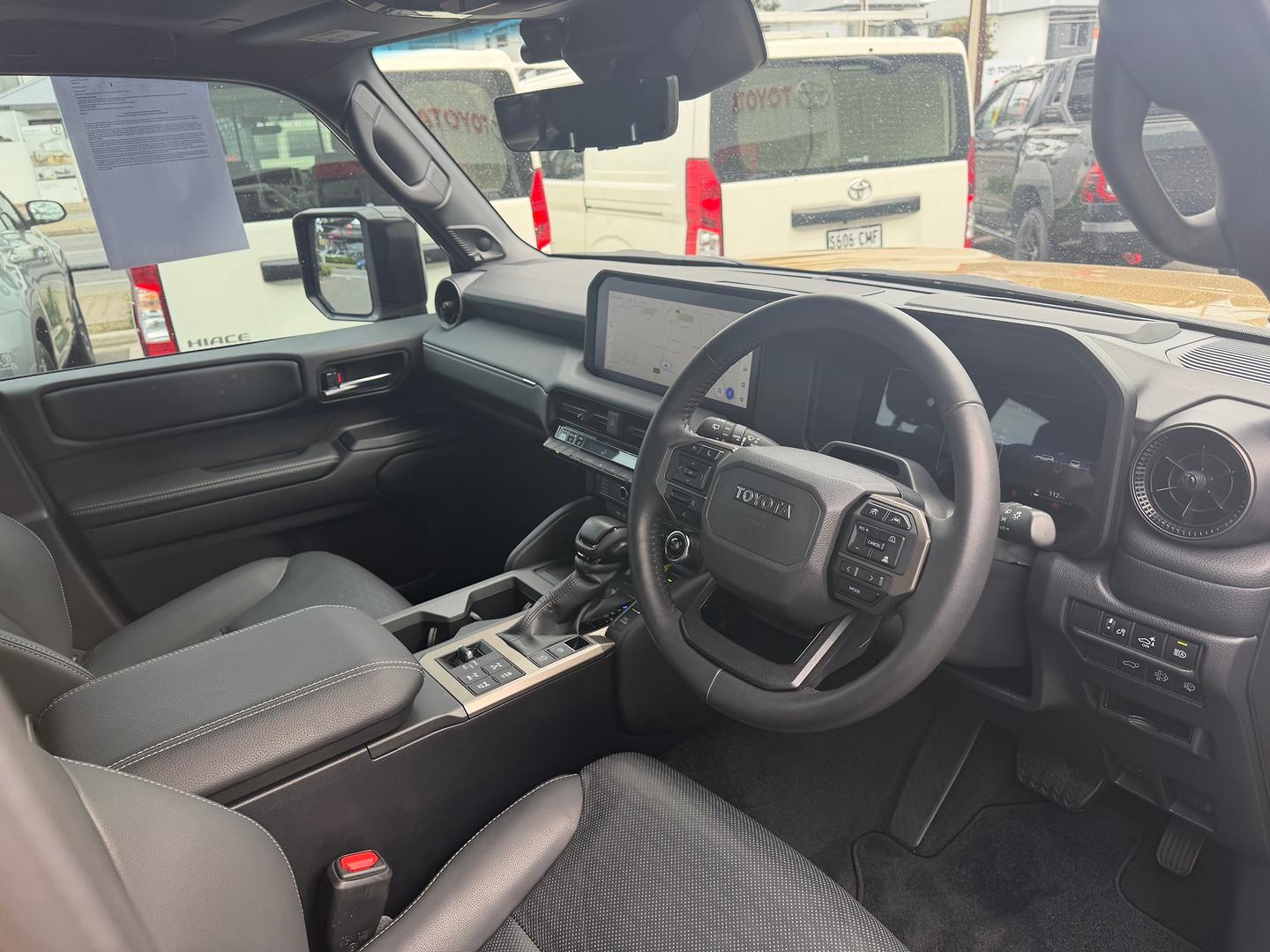 2025 Toyota Landcruiser Prado Altitude — photo 9