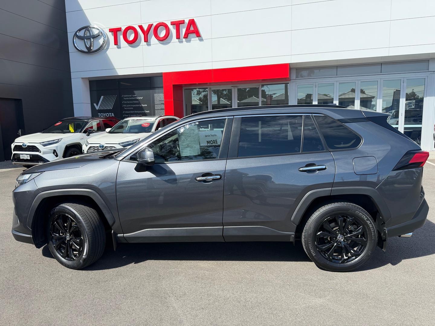 2022 Toyota RAV4 Cruiser — photo 13