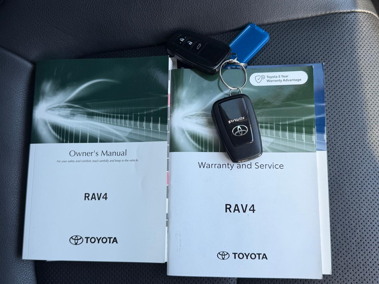 2022 Toyota RAV4 Cruiser — photo 2