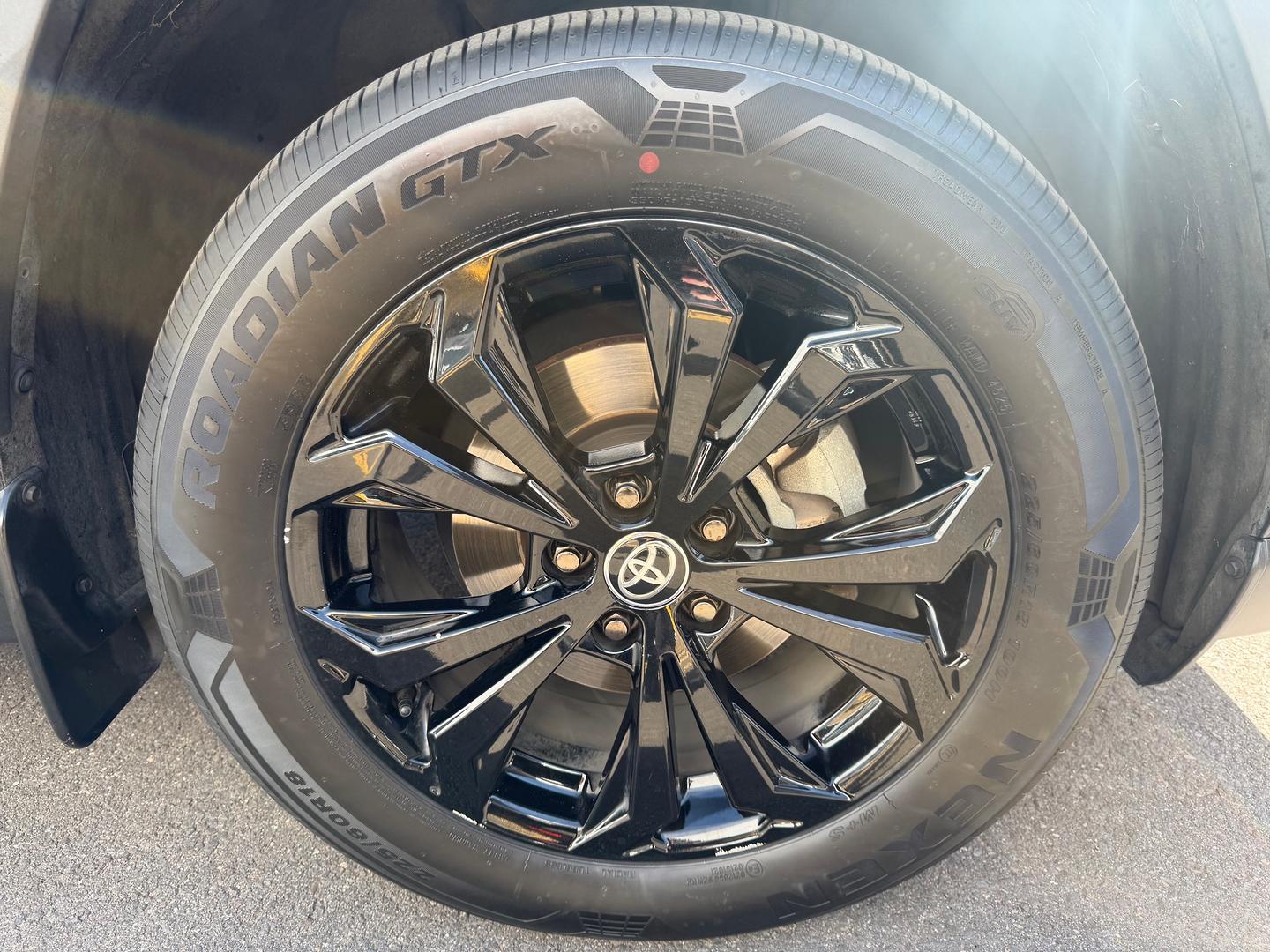 2022 Toyota RAV4 Cruiser — photo 8