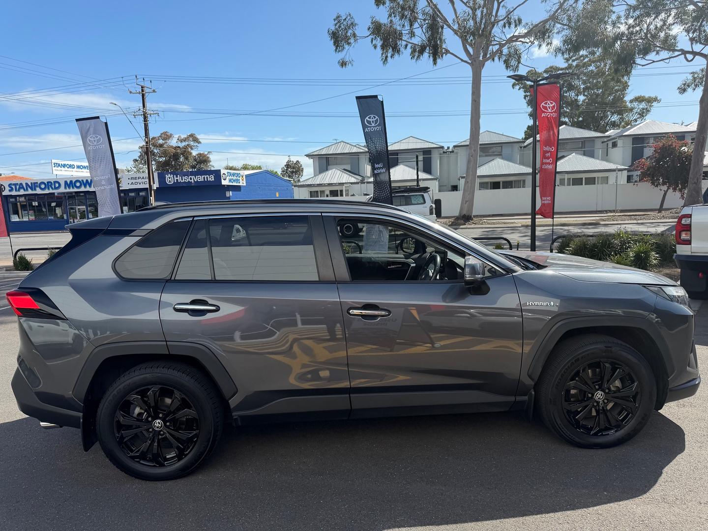 2022 Toyota RAV4 Cruiser — photo 9