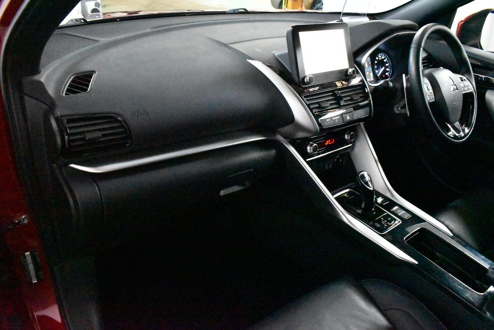 2022 Mitsubishi Eclipse Cross PHEV Exceed — photo 6