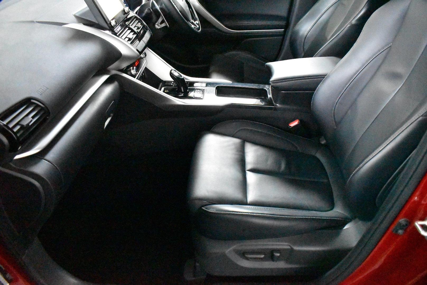 2022 Mitsubishi Eclipse Cross PHEV Exceed — photo 7