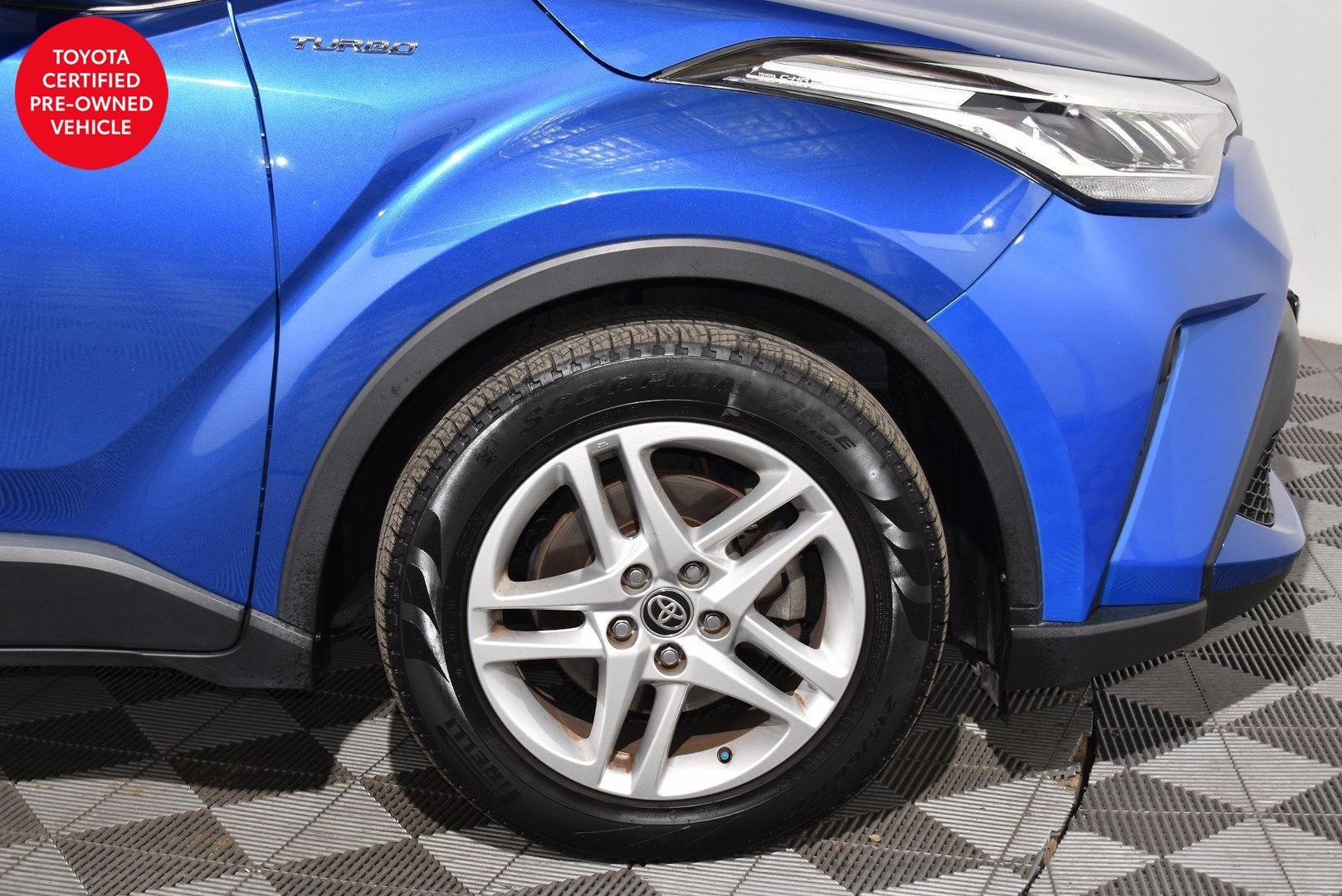 2019 Toyota C-HR — photo 18 of 27