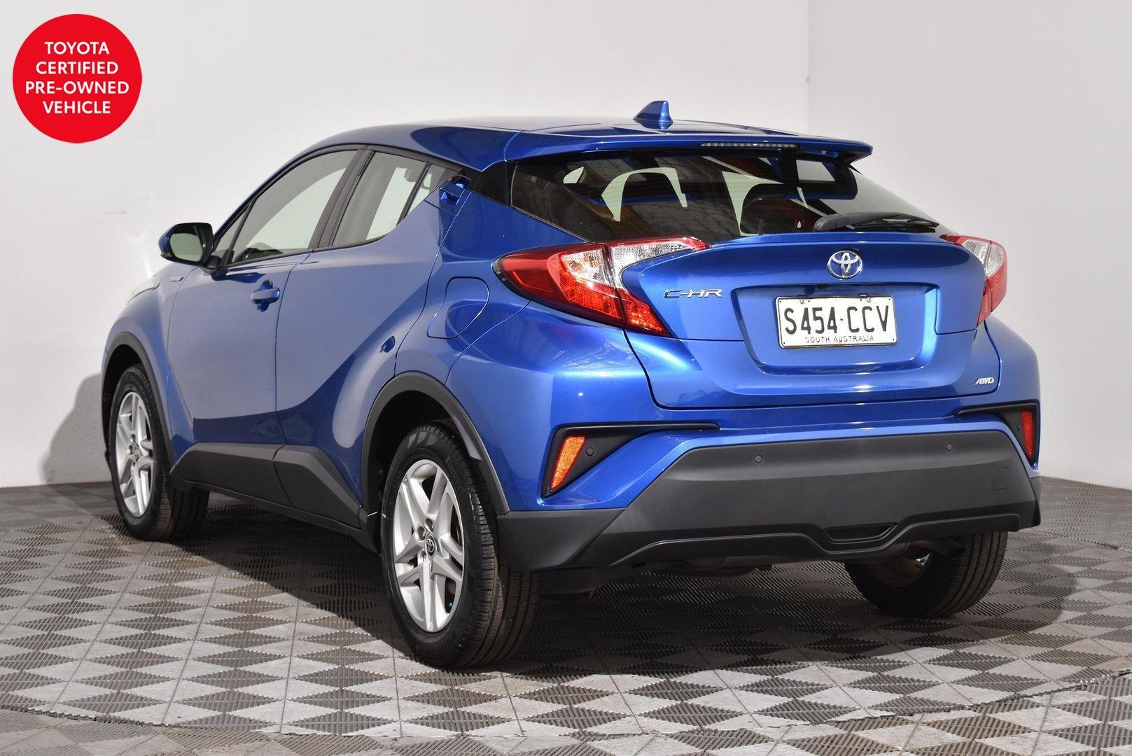 2019 Toyota C-HR — photo 2 of 27