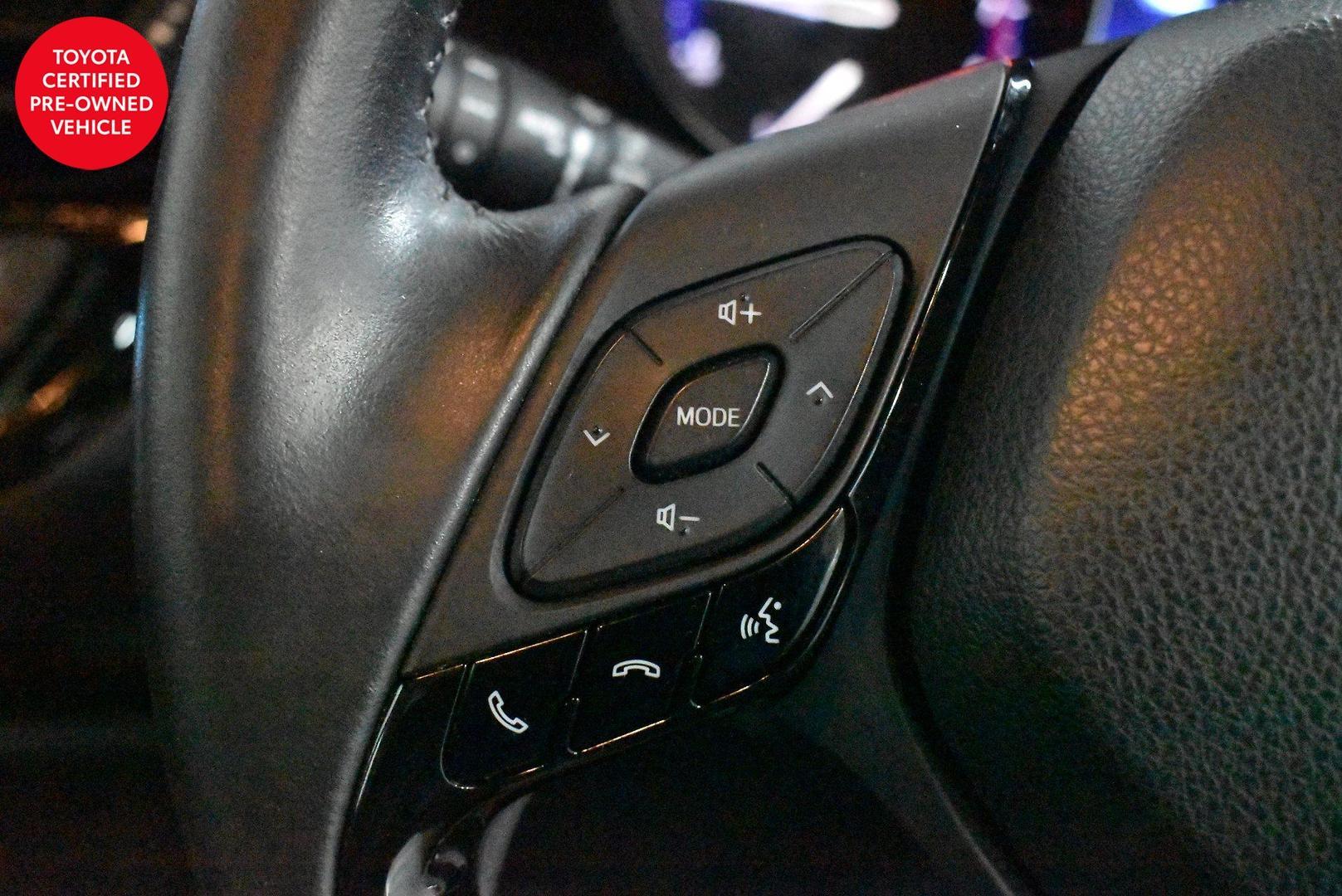 2019 Toyota C-HR — photo 21 of 27